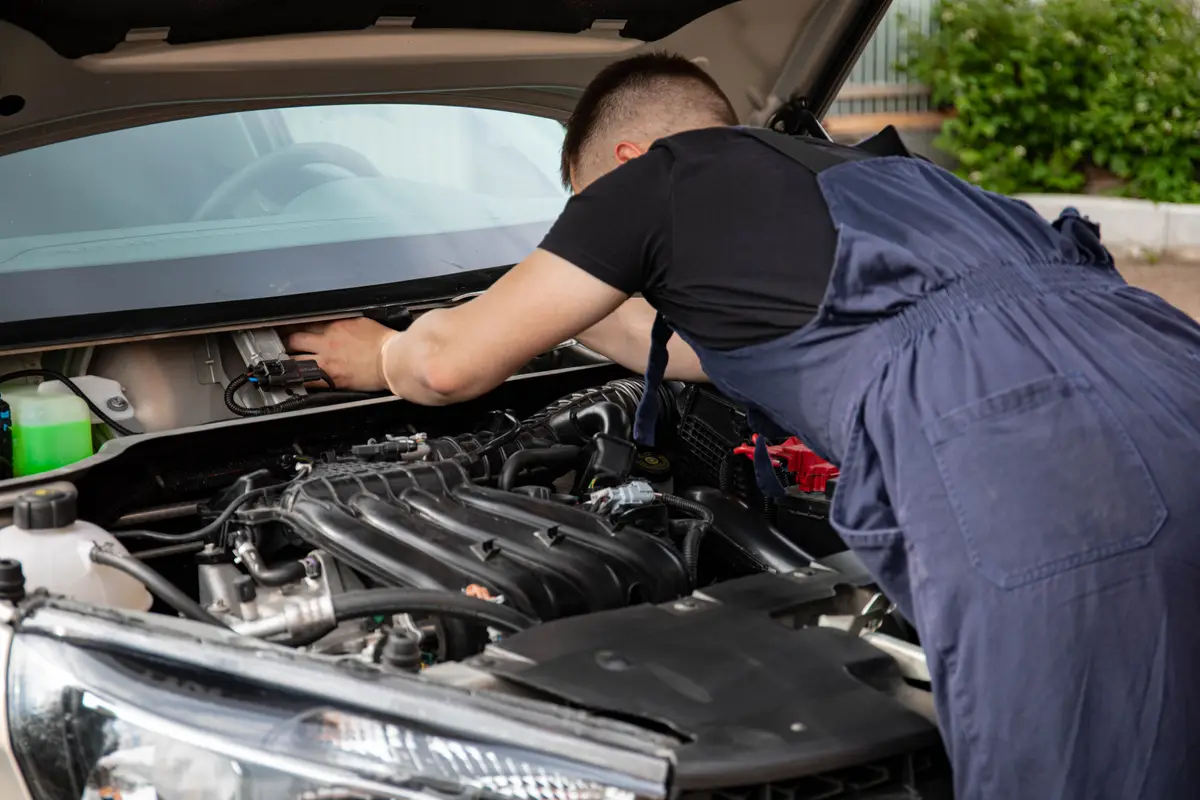 Car garage services in Dubai